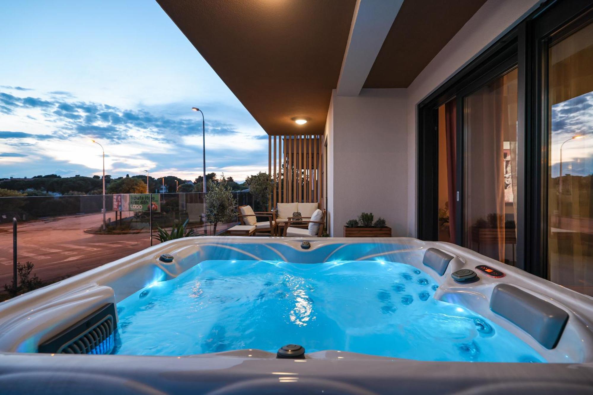 Luma Luxury Apartment With Jacuzzi Задар Екстер'єр фото
