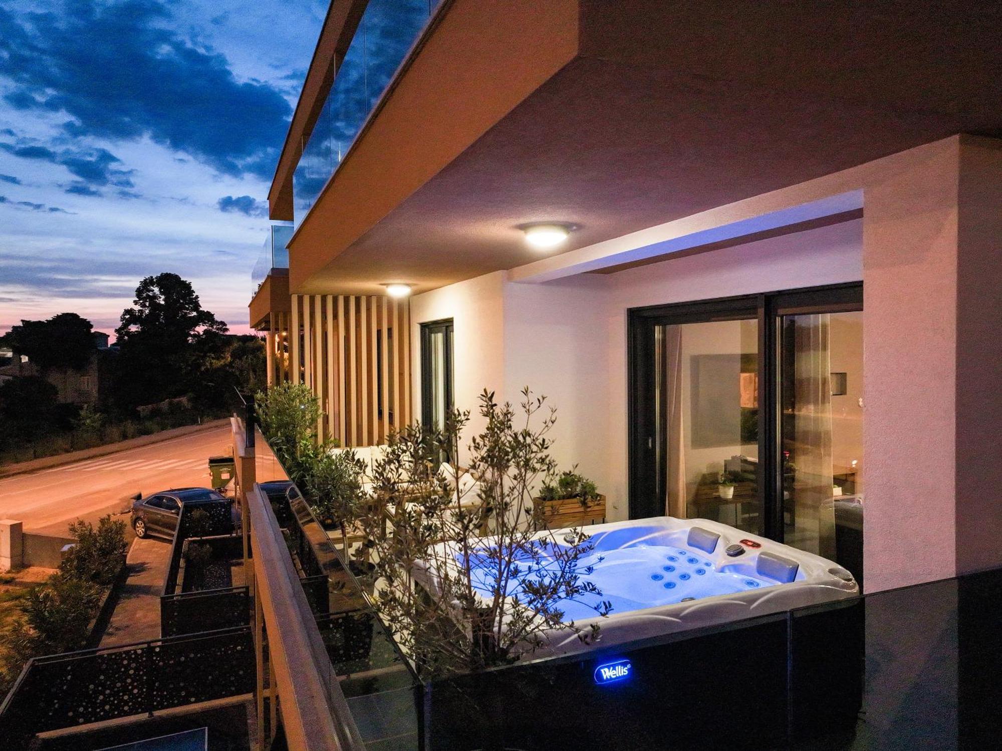 Luma Luxury Apartment With Jacuzzi Задар Екстер'єр фото